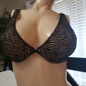 Victoria's Secret Luxe Zebra Lace Demi Plunge Bra